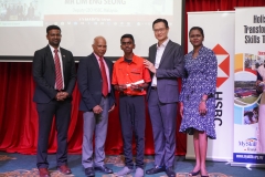 Myskills-students-receiving-cert-from-Deputy-Ceo-of-HSBC-ME-Lim-Eng-Seo